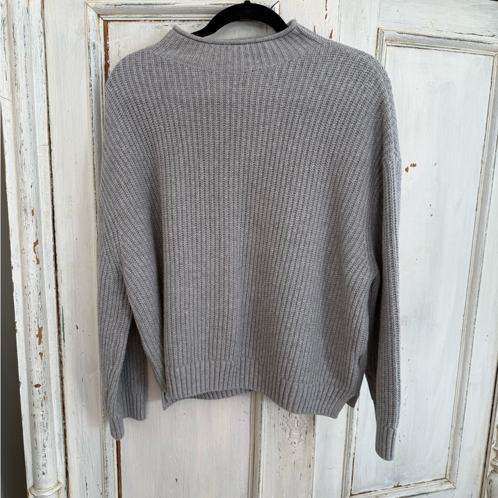 Gap Cotton Mock Turtleneck, Gray Women's Sweater, Size Medium.